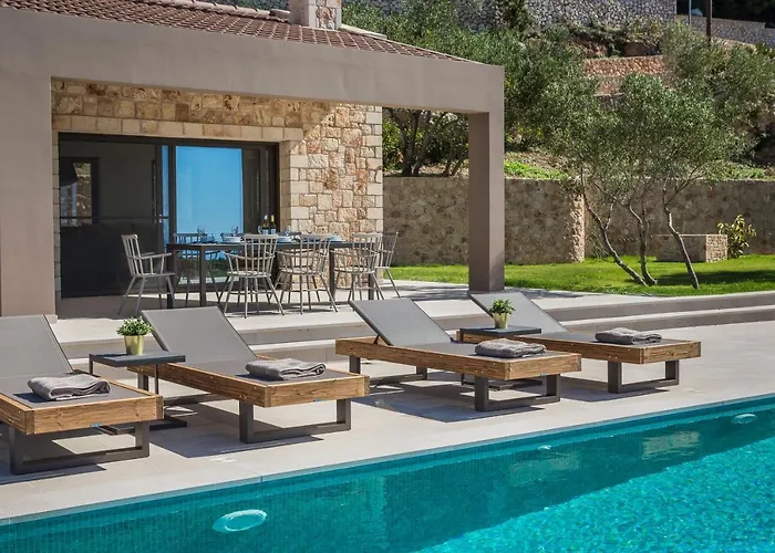 ヴィラ Echos アルゴストリオン